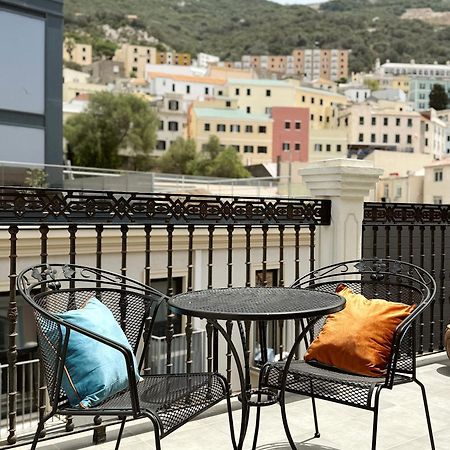Master Penthouse Double Room Ensuite With Private Terrace - Grand Central House ジブラルタル エクステリア 写真