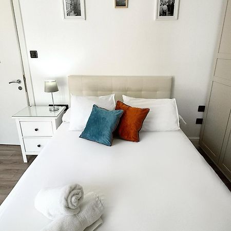 Master Penthouse Double Room Ensuite With Private Terrace - Grand Central House ジブラルタル エクステリア 写真