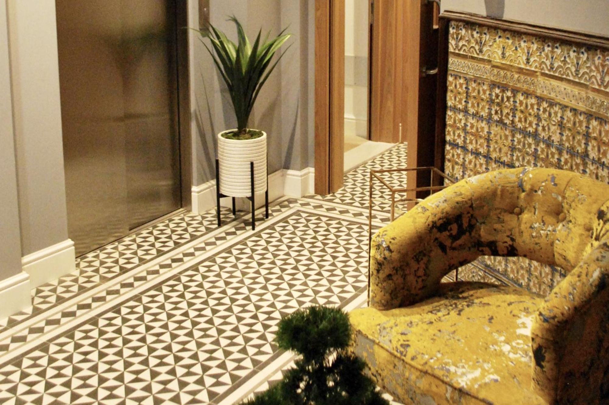 Master Penthouse Double Room Ensuite With Private Terrace - Grand Central House ジブラルタル エクステリア 写真